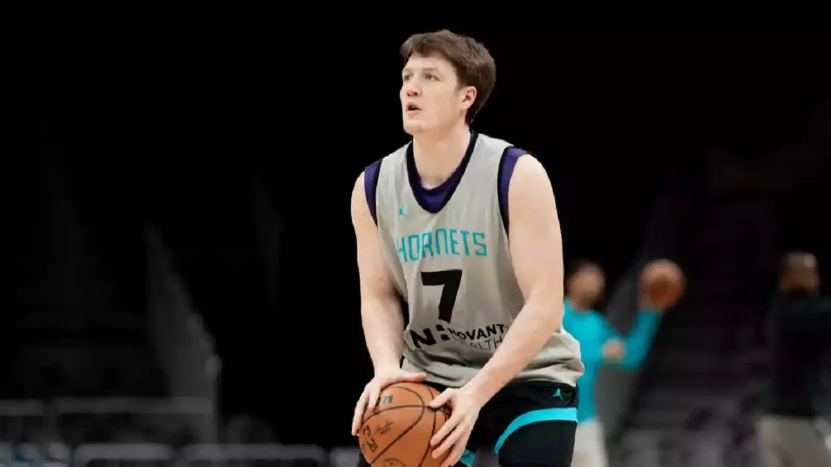 kon knueppel temporada hornets
